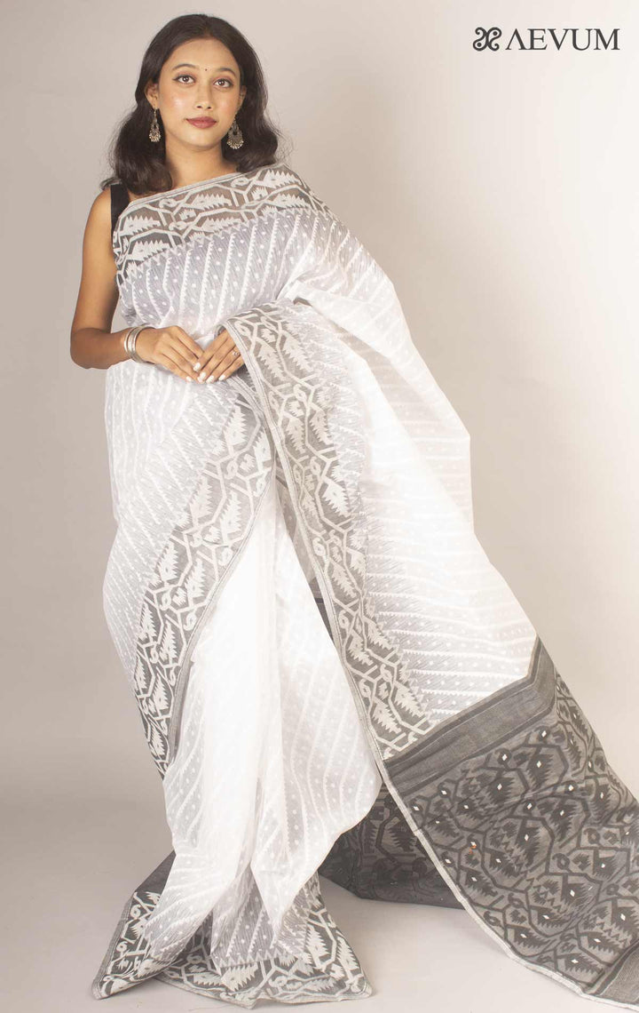 Bangladeshi Dhakai Jamdani Saree without Blouse Piece - 12034 Saree AEVUM 2   