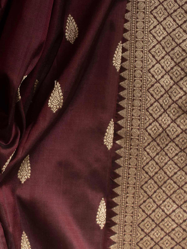 Kanjivaram Banarasi work Pure Silk Saree with Silk Mark - 17744 Saree AEVUM   