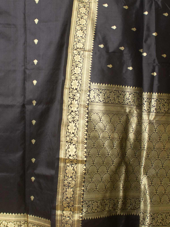 Banarasi Silk Saree with Silk Mark - 4378 Saree AEVUM 2   